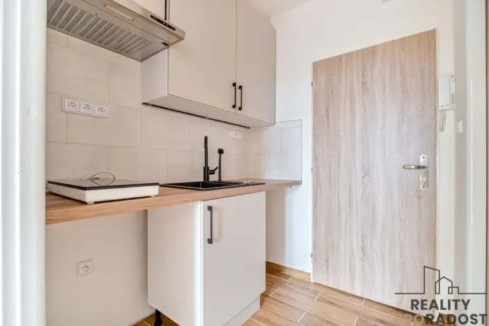Pronájem bytu 1+kk, Havířov - Město, Dlouhá třída, 23 m2