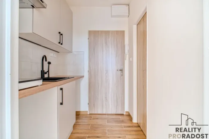 Pronájem bytu 1+kk, Havířov - Město, Dlouhá třída, 23 m2