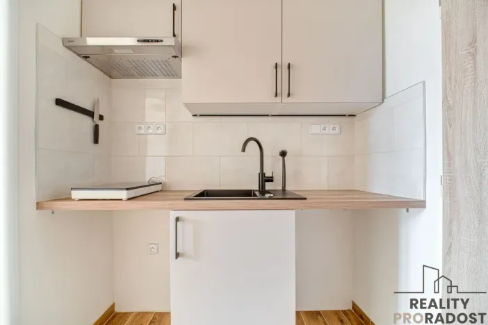 Pronájem bytu 1+kk, Havířov - Město, Dlouhá třída, 23 m2
