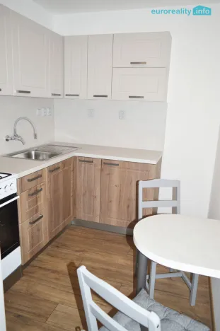 Pronájem bytu 1+kk, Kladno, Norská, 33 m2
