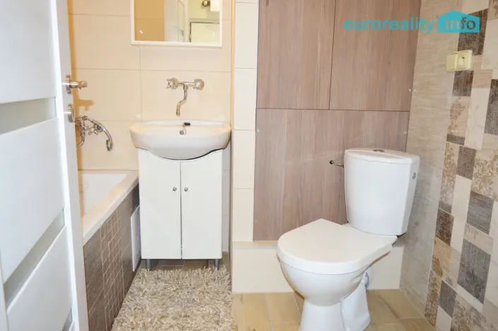 Pronájem bytu 1+kk, Kladno, Norská, 33 m2
