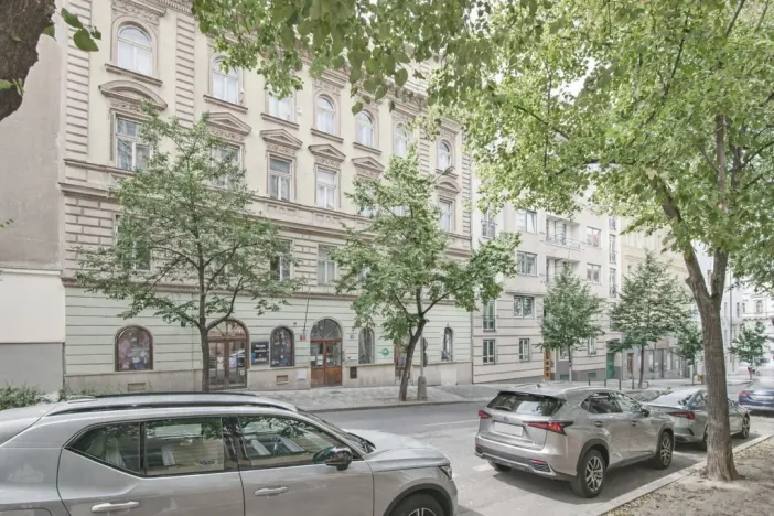 Pronájem skladu, Praha - Vinohrady, Italská, 108 m2