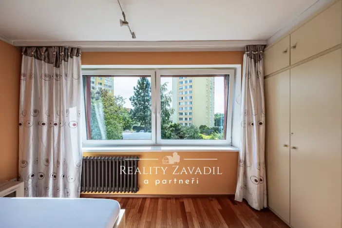 Pronájem bytu 1+kk, Praha - Kamýk, Krhanická, 40 m2