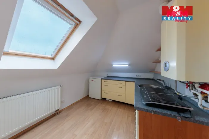 Prodej bytu 1+1, Karlovy Vary, K. Čapka, 36 m2