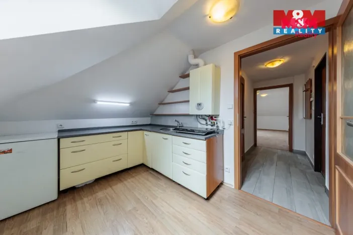 Prodej bytu 1+1, Karlovy Vary, K. Čapka, 36 m2