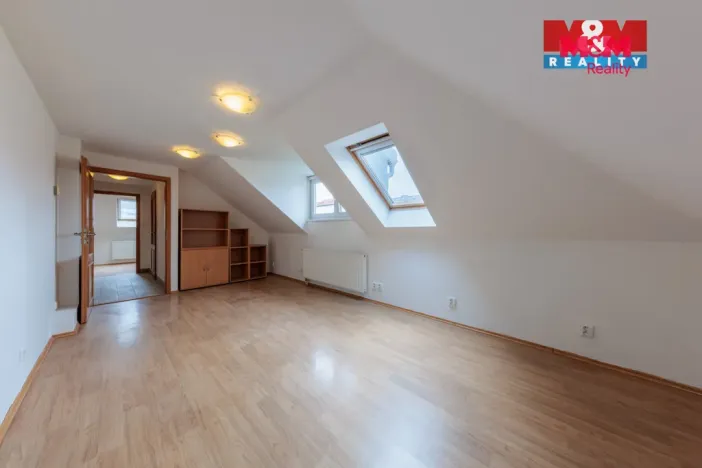 Prodej bytu 1+1, Karlovy Vary, K. Čapka, 36 m2
