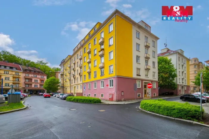 Prodej bytu 1+1, Karlovy Vary, K. Čapka, 36 m2