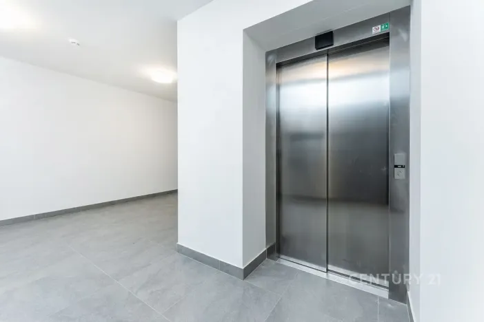 Pronájem bytu 1+kk, Praha - Vysočany, Střídavá, 35 m2