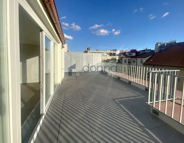 Pronájem bytu 3+kk, Praha, Dejvická, 90 m2