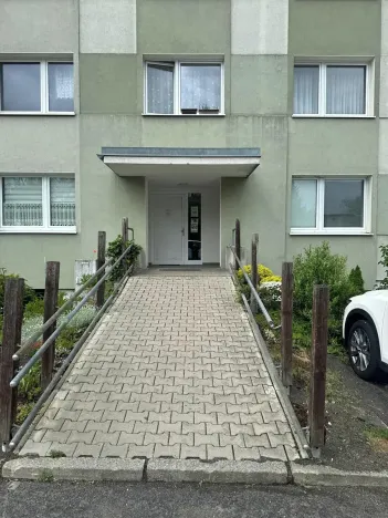 Pronájem bytu 1+kk, Karlovy Vary, Dubová, 30 m2