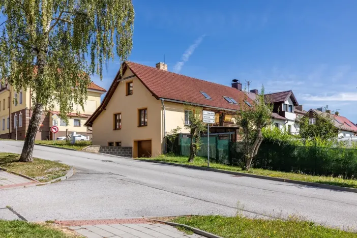 Prodej rodinného domu, Horní Planá, Komenského, 250 m2