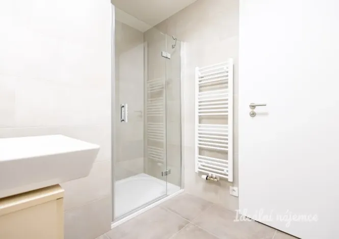 Pronájem bytu 2+kk, Praha - Černý Most, Arnošta Valenty, 49 m2