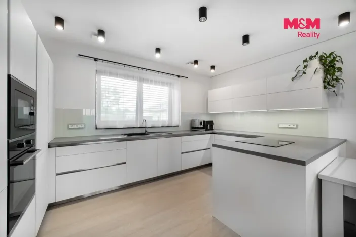 Prodej rodinného domu, Letohrad, U Valu, 165 m2