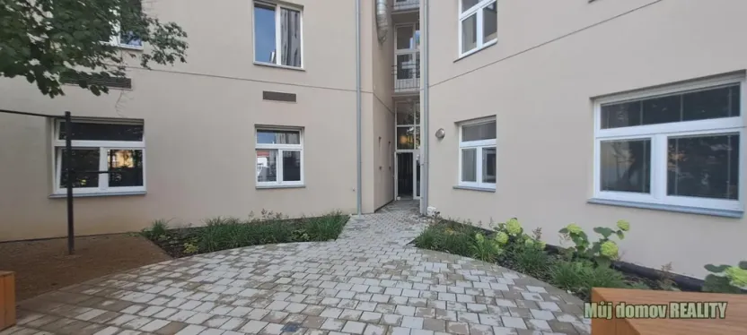 Pronájem bytu 3+kk, Praha - Žižkov, Jeseniova, 65 m2