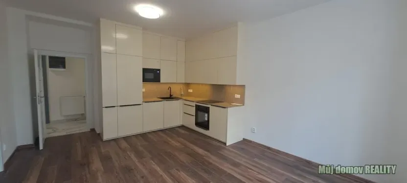 Pronájem bytu 3+kk, Praha - Žižkov, Jeseniova, 65 m2
