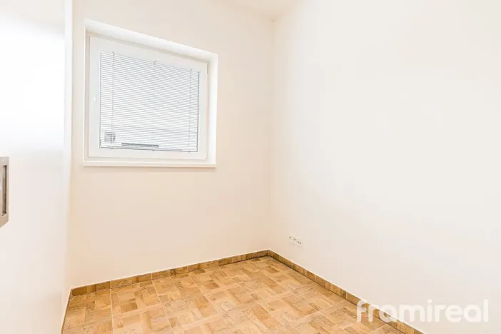 Prodej bytu 3+kk, Znojmo, Smutného, 79 m2