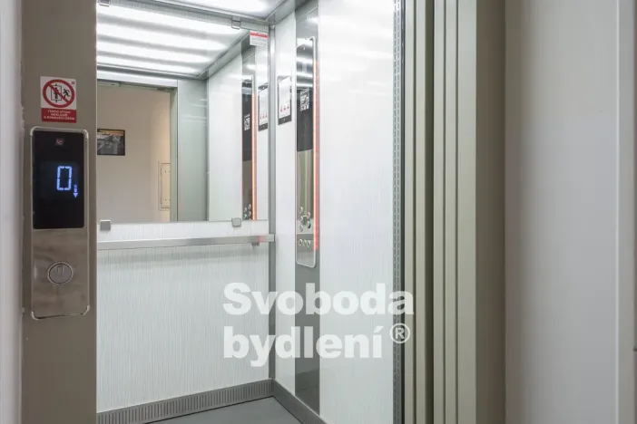 Pronájem bytu 2+kk, Praha - Suchdol, Internacionální, 62 m2