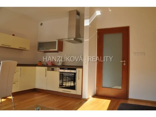 Pronájem bytu 2+kk, Hluboká nad Vltavou, Masarykova, 58 m2