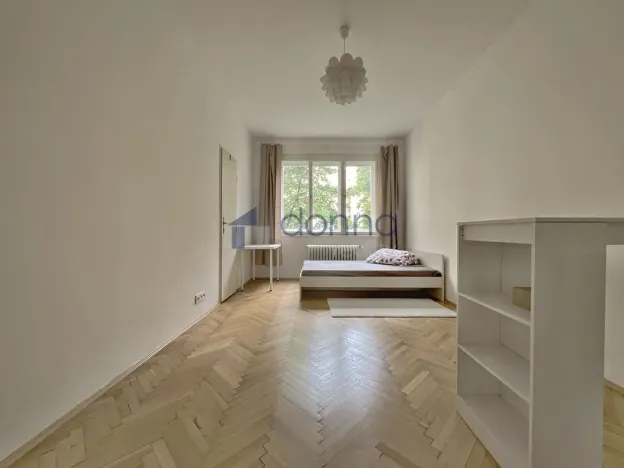 Pronájem bytu 1+kk, Praha - Vinohrady, Šrobárova, 25 m2