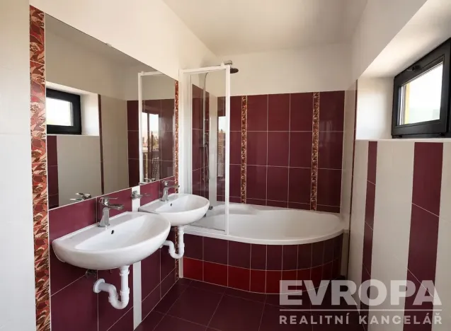 Pronájem bytu 3+kk, Opava, Rolnická, 107 m2
