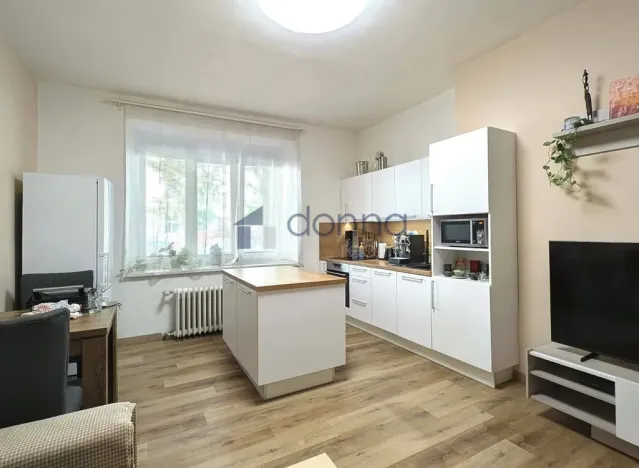 Pronájem bytu 2+kk, Praha, Vršovická, 57 m2