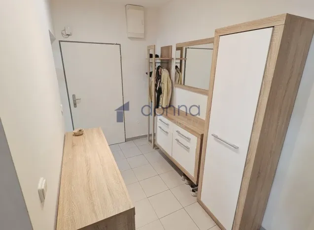 Pronájem bytu 2+kk, Praha, Vršovická, 57 m2