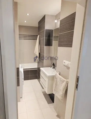Pronájem bytu 2+kk, Praha, Vršovická, 57 m2