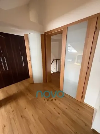 Pronájem bytu 3+1, Praha - Vinohrady, Na Kozačce, 115 m2