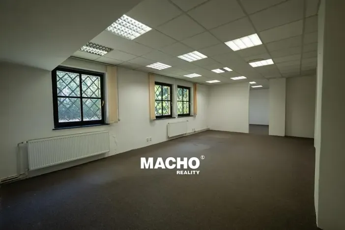 Pronájem skladu, Praha - Vysočany, Freyova, 849 m2