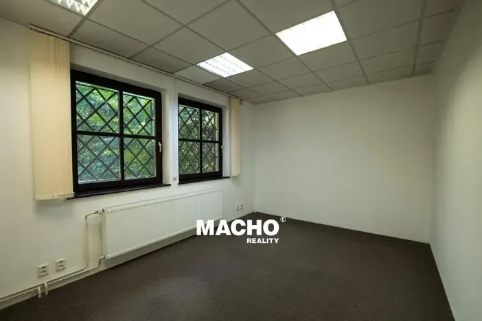 Pronájem skladu, Praha - Vysočany, Freyova, 849 m2