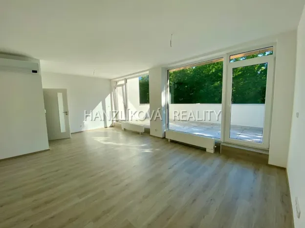 Pronájem bytu 3+kk, Hluboká nad Vltavou, U Parku, 104 m2