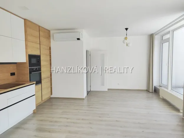 Pronájem bytu 3+kk, Hluboká nad Vltavou, U Parku, 104 m2