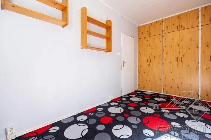 Prodej bytu 3+1, Praha - Prosek, Novoborská, 53 m2