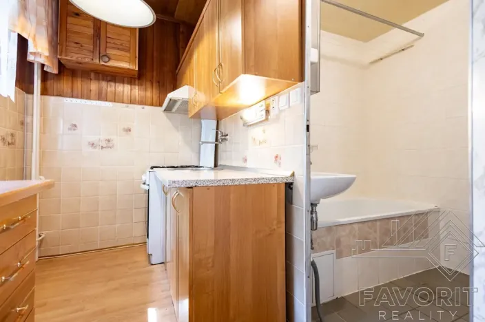 Prodej bytu 3+1, Praha - Prosek, Novoborská, 53 m2