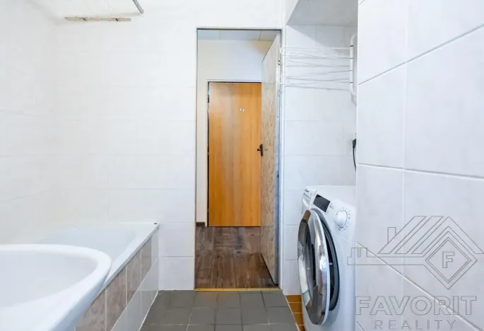Prodej bytu 3+1, Praha - Prosek, Novoborská, 53 m2