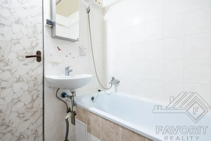 Prodej bytu 3+1, Praha - Prosek, Novoborská, 53 m2