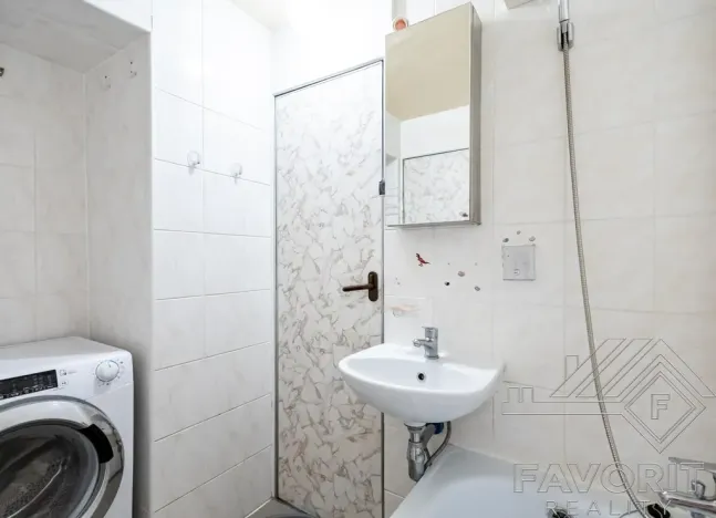 Prodej bytu 3+1, Praha - Prosek, Novoborská, 53 m2