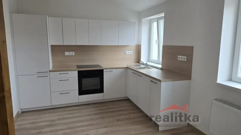 Pronájem bytu 4+kk, Opava - Město, Nákladní, 107 m2