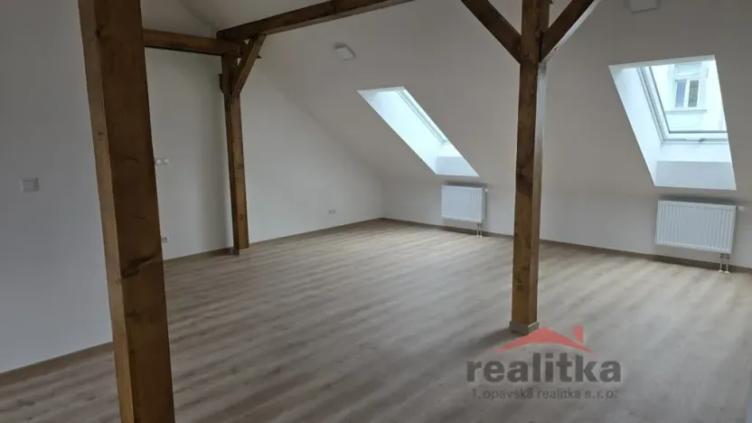 Pronájem bytu 4+kk, Opava - Město, Nákladní, 107 m2