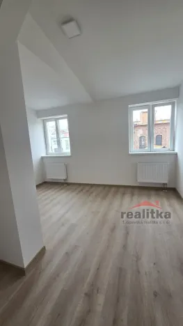 Pronájem bytu 4+kk, Opava - Město, Nákladní, 107 m2