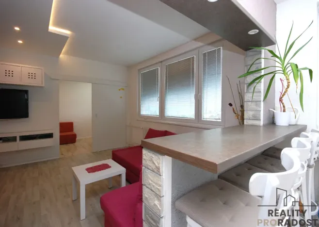 Pronájem bytu 2+kk, Břeclav, Na Valtické, 44 m2