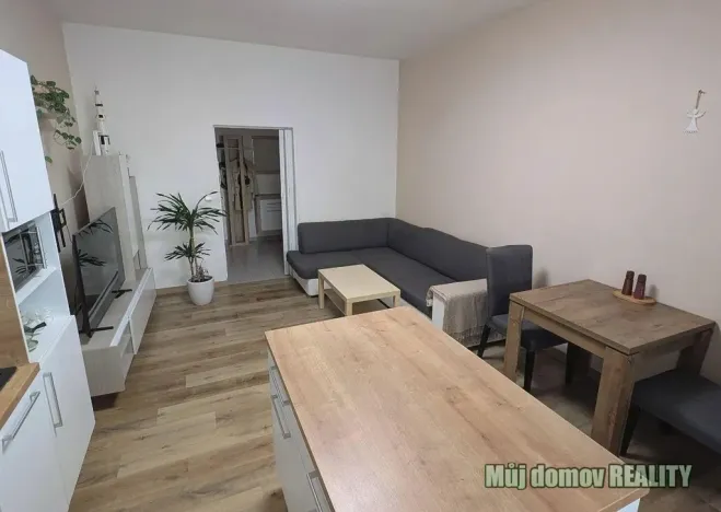 Pronájem bytu 2+kk, Praha - Vršovice, 57 m2