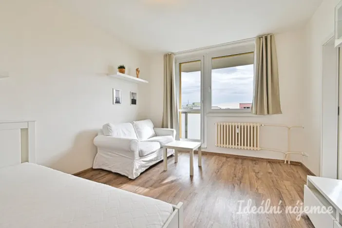 Pronájem bytu 1+1, Brno, Hodonínská, 32 m2