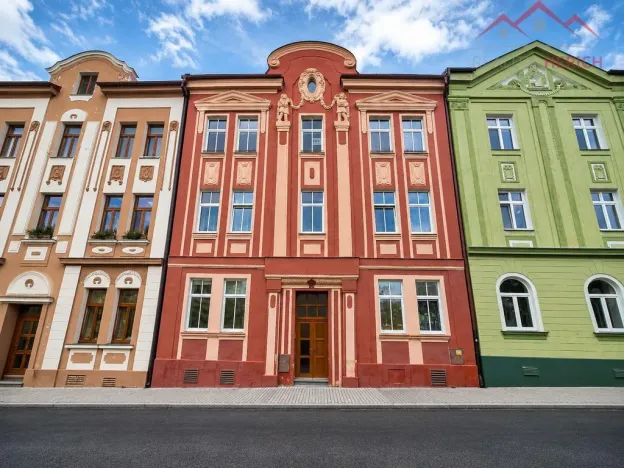 Prodej atypického bytu, Chomutov, náměstí Dr. Beneše, 155 m2