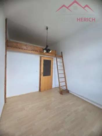 Prodej atypického bytu, Chomutov, náměstí Dr. Beneše, 155 m2