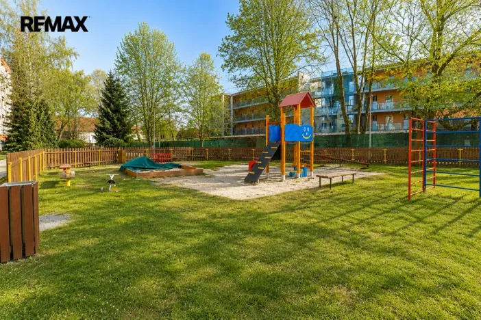 Prodej bytu 3+1, Jesenice, V Lázních, 72 m2