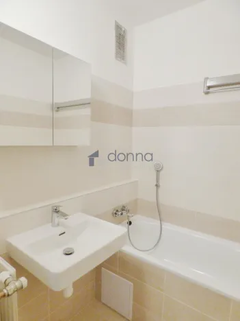 Pronájem bytu 2+1, Praha, Nučická, 62 m2