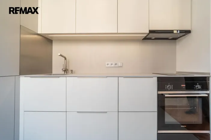 Pronájem bytu 2+kk, Praha - Libeň, V zahradách, 48 m2