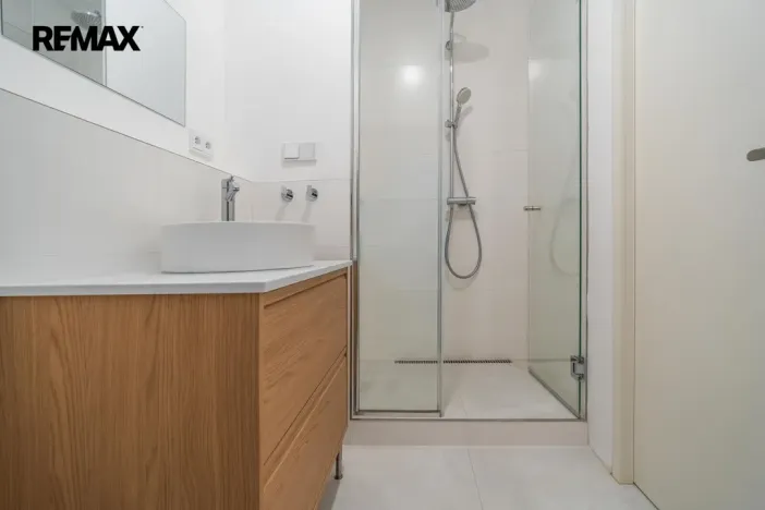 Pronájem bytu 2+kk, Praha - Libeň, V zahradách, 48 m2