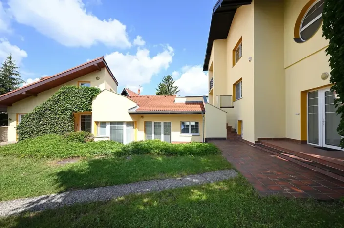 Pronájem vily, Praha - Chodov, 7. května, 454 m2